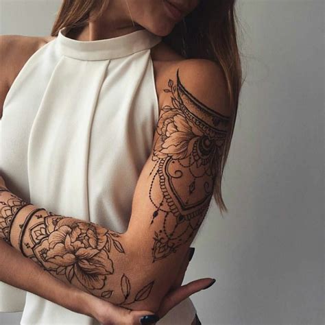 tatuaje braccio donna